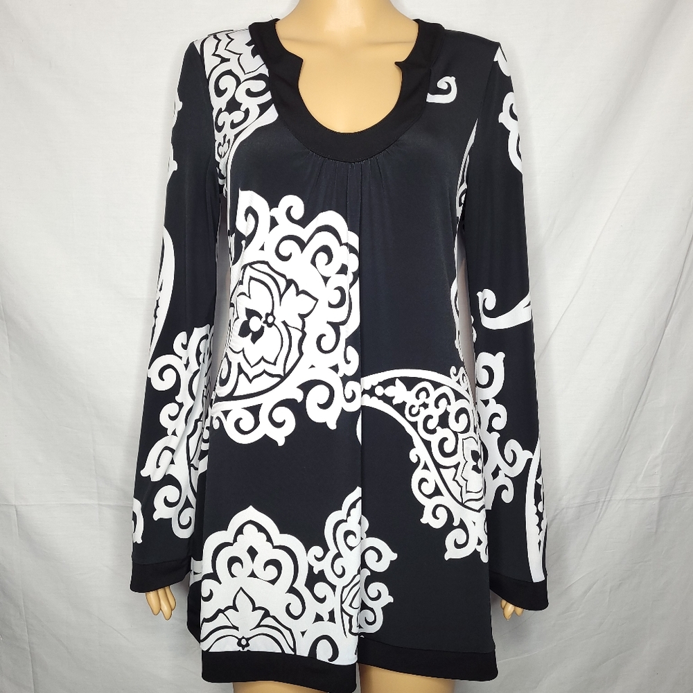 WHITE HOUSE BLACK MARKET BLACK/WHITE ABSTRACT FLORAL TUNIC EUC SMALL